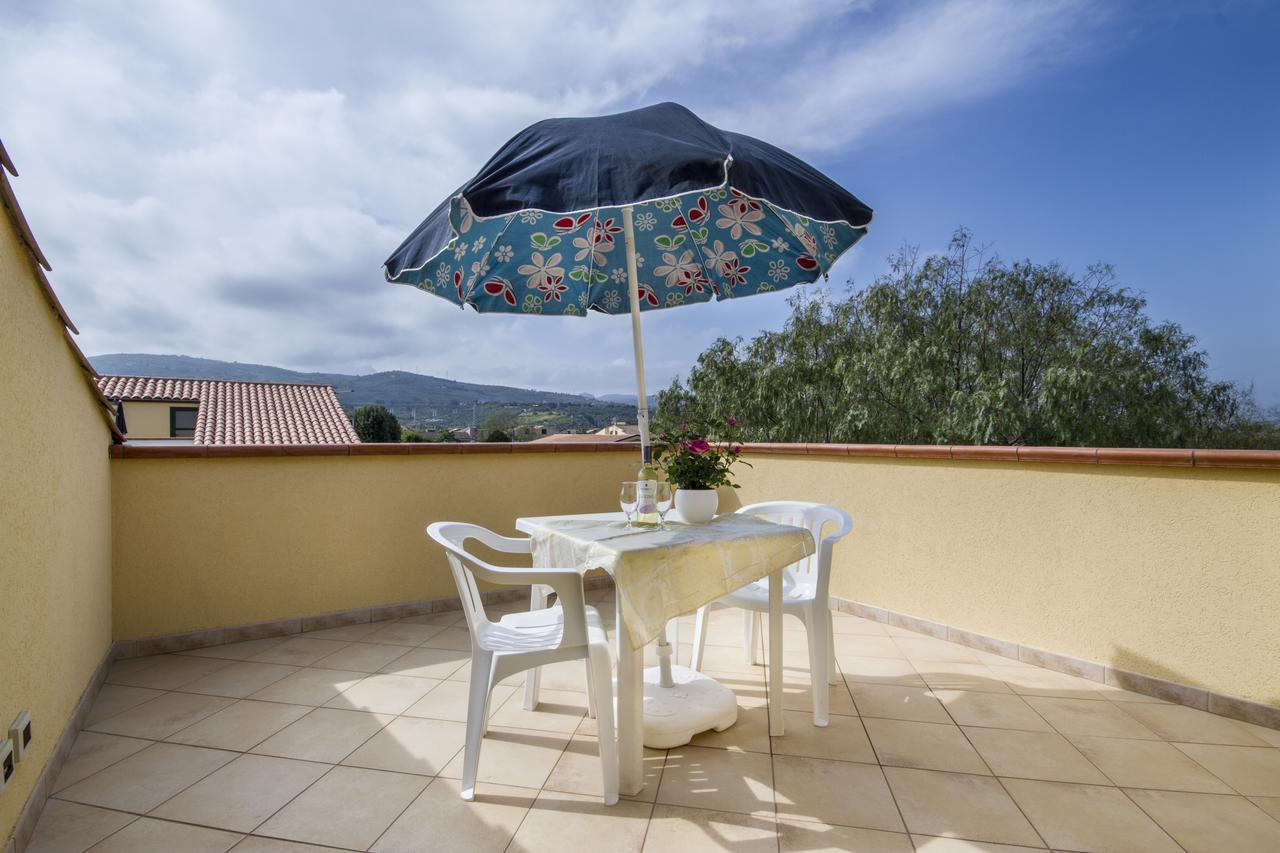 Paradise Beach Camera Mansardata Vicino Cefalu Piscina Aperta Кампофеличе ди Рокела Екстериор снимка