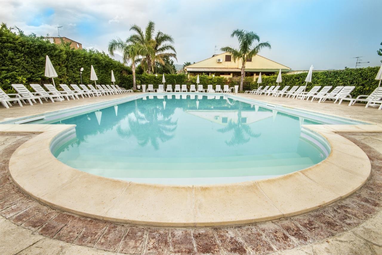 Paradise Beach Camera Mansardata Vicino Cefalu Piscina Aperta Кампофеличе ди Рокела Екстериор снимка