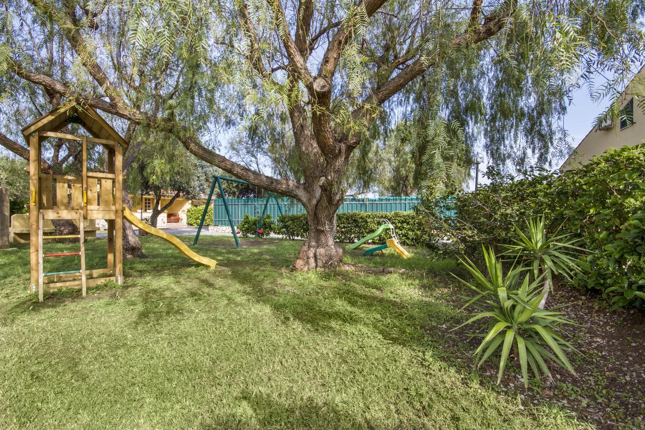 Paradise Beach Camera Mansardata Vicino Cefalu Piscina Aperta Кампофеличе ди Рокела Екстериор снимка